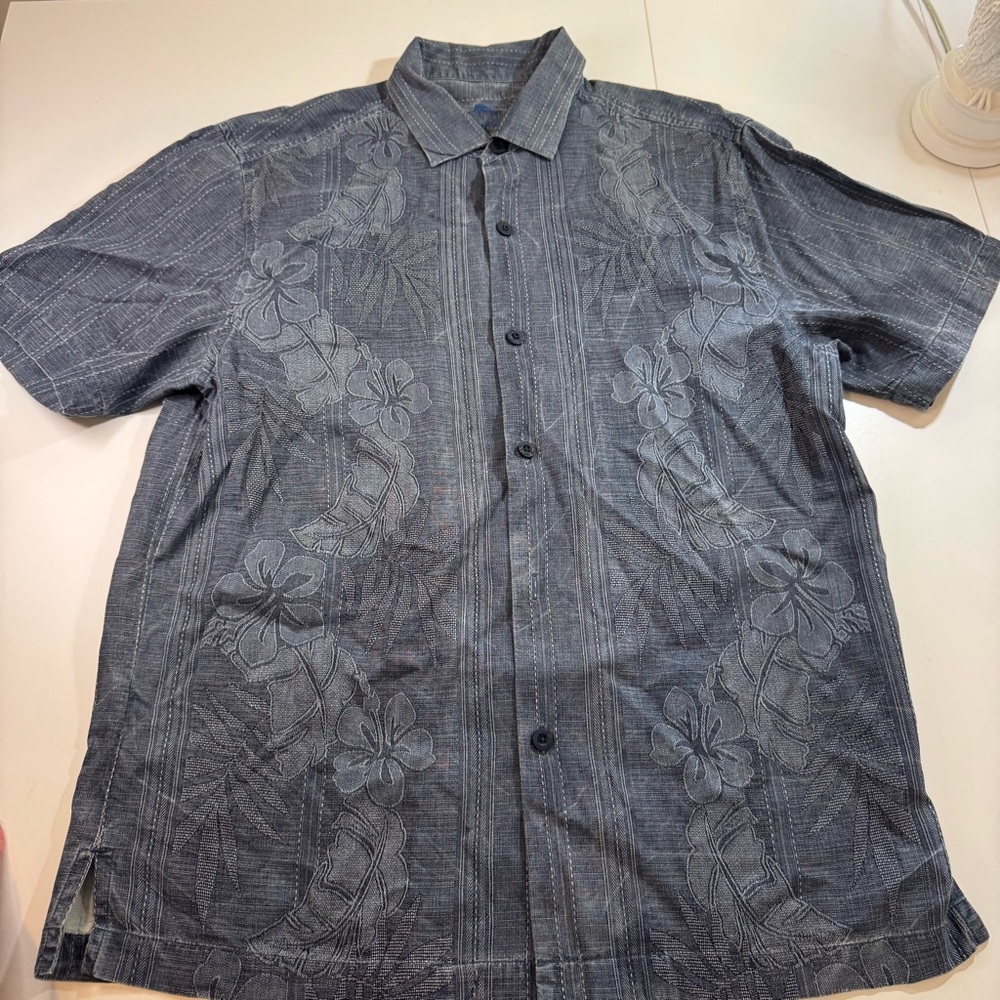 Tommy Bahama Pacific Floral Beach Camp Shirt Gray 100% Silk Men’s Medium Button